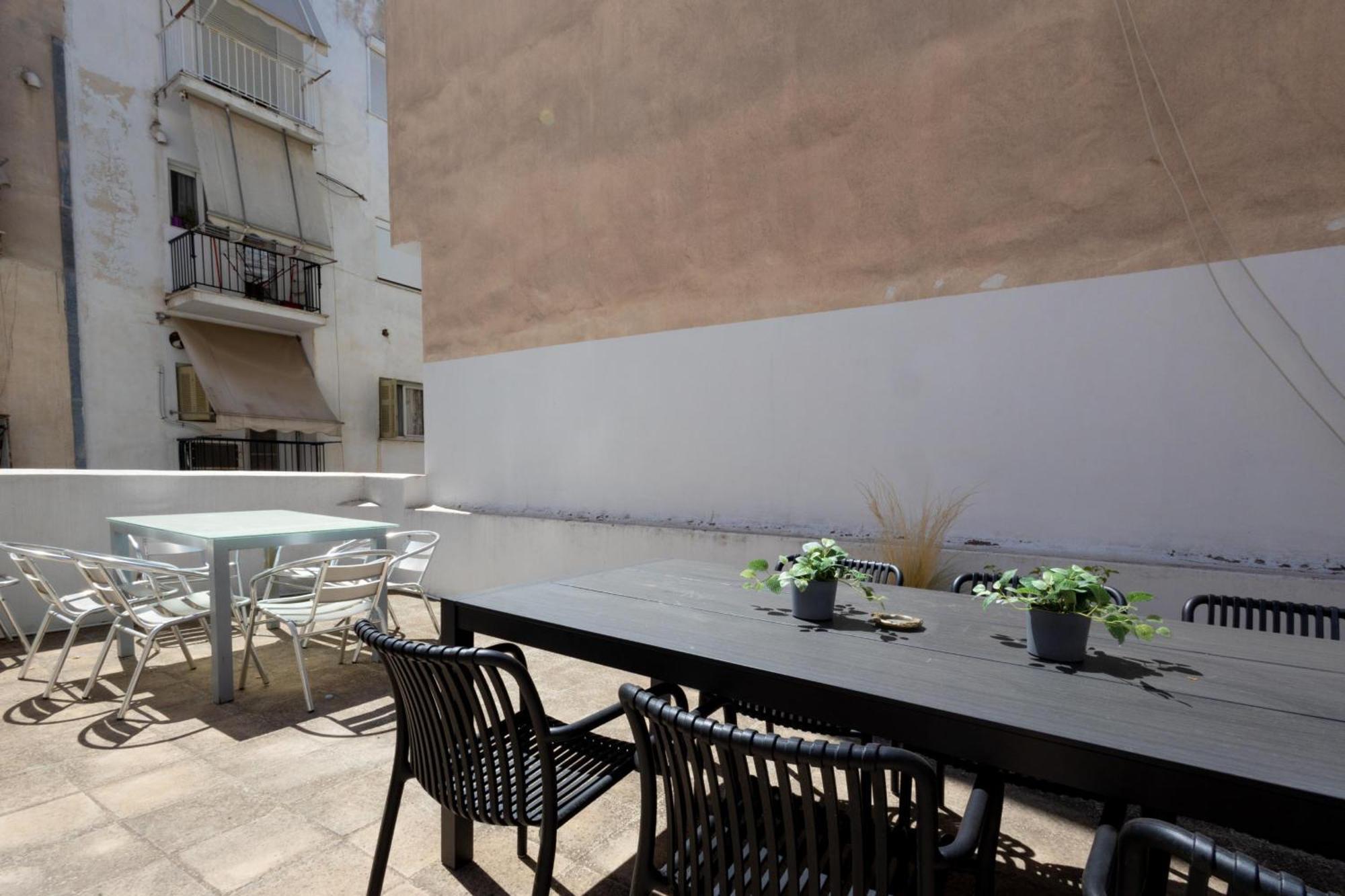Renovated 5 Bdr House Near Acropolis - New Beds, Terrace & Green Yard Athena Bagian luar foto