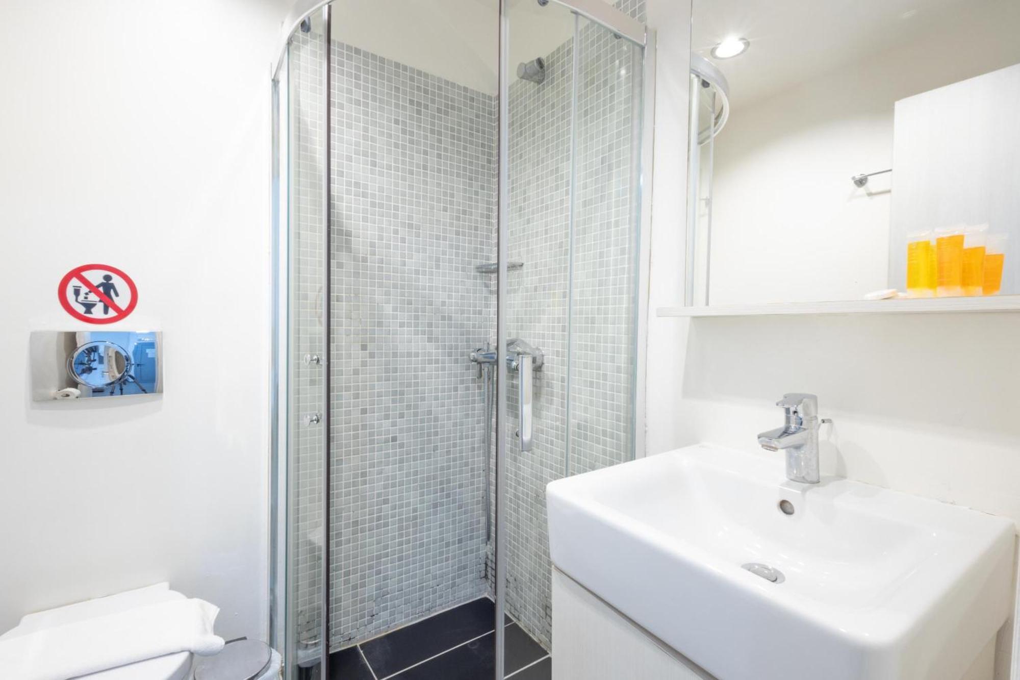 Renovated 5 Bdr House Near Acropolis - New Beds, Terrace & Green Yard Athena Bagian luar foto