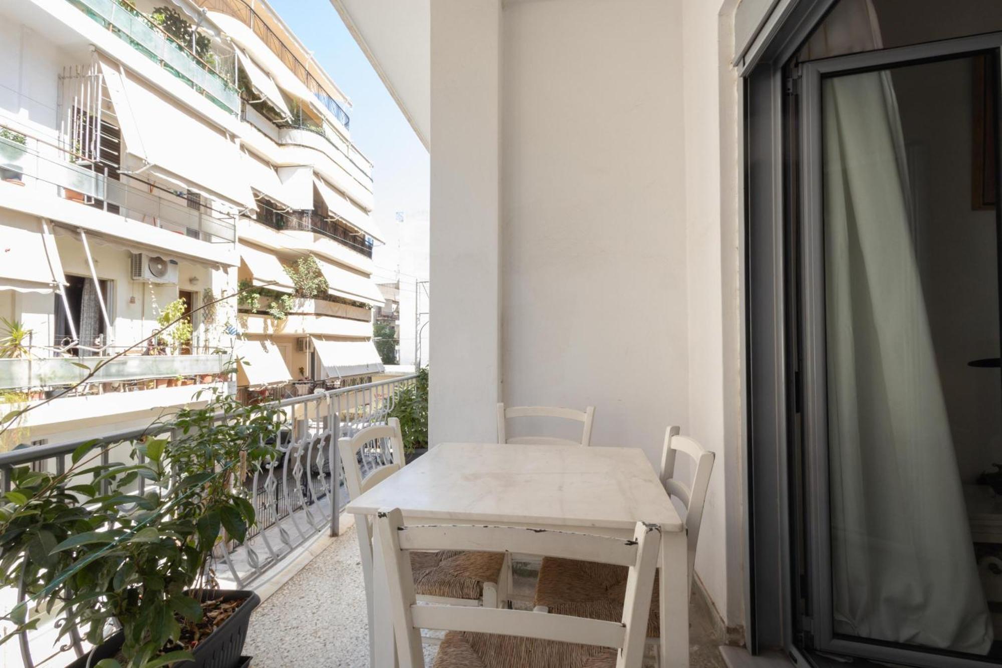 Renovated 5 Bdr House Near Acropolis - New Beds, Terrace & Green Yard Athena Bagian luar foto
