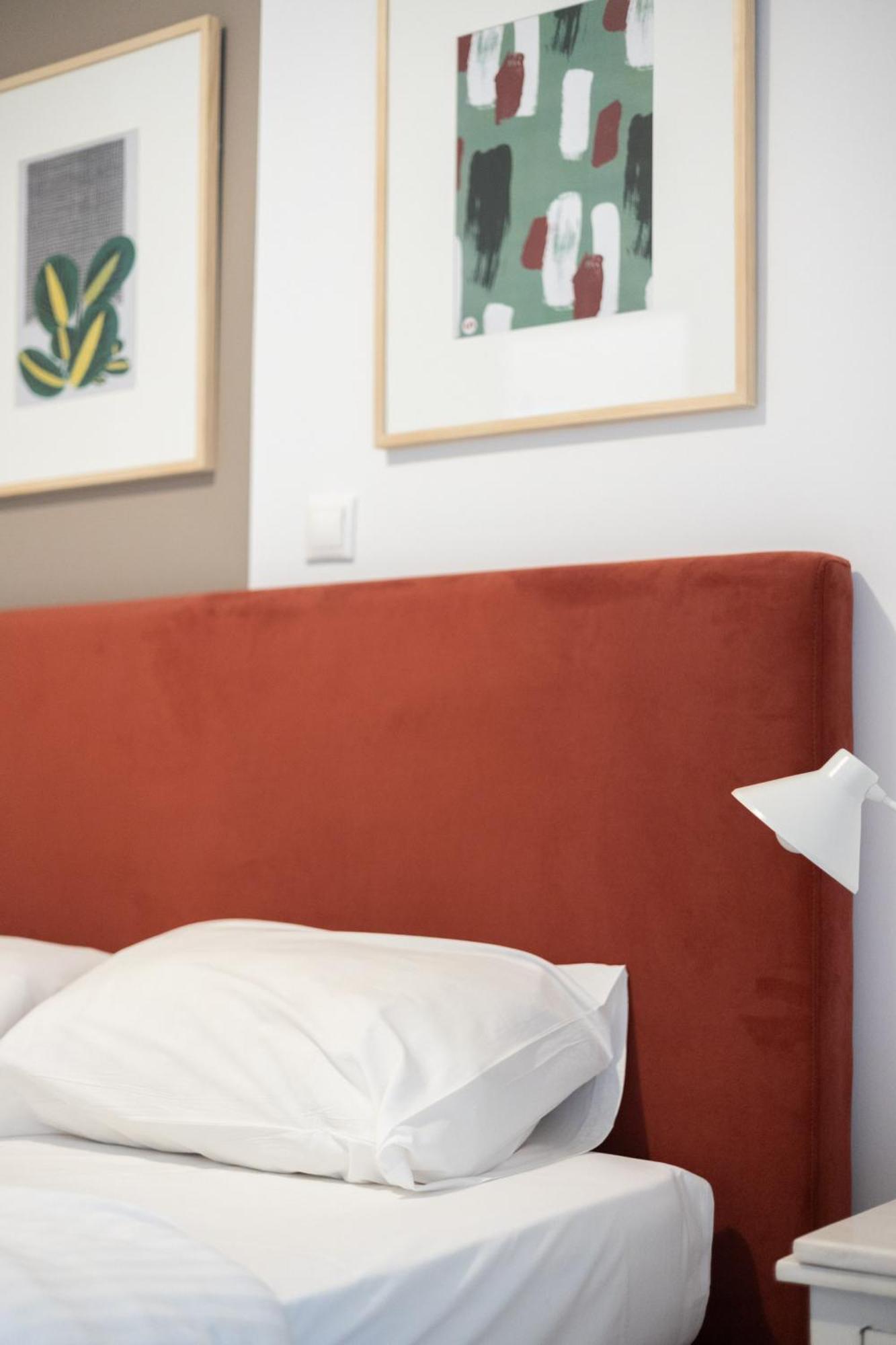 Renovated 5 Bdr House Near Acropolis - New Beds, Terrace & Green Yard Athena Bagian luar foto