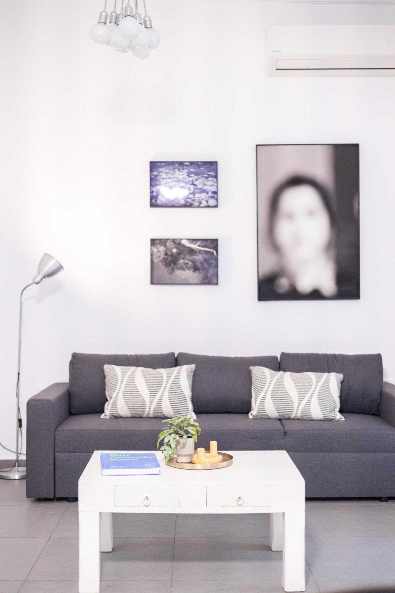 Renovated 5 Bdr House Near Acropolis - New Beds, Terrace & Green Yard Athena Bagian luar foto