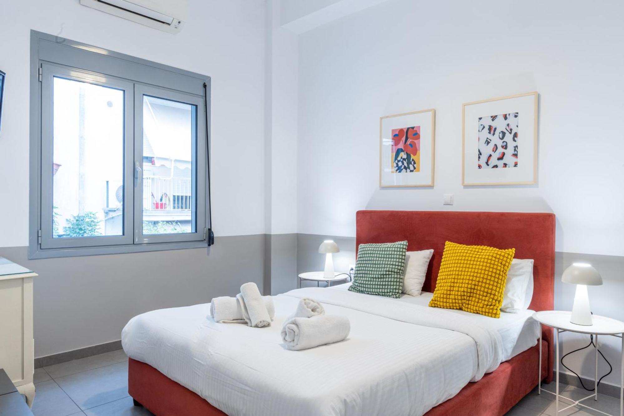 Renovated 5 Bdr House Near Acropolis - New Beds, Terrace & Green Yard Athena Bagian luar foto