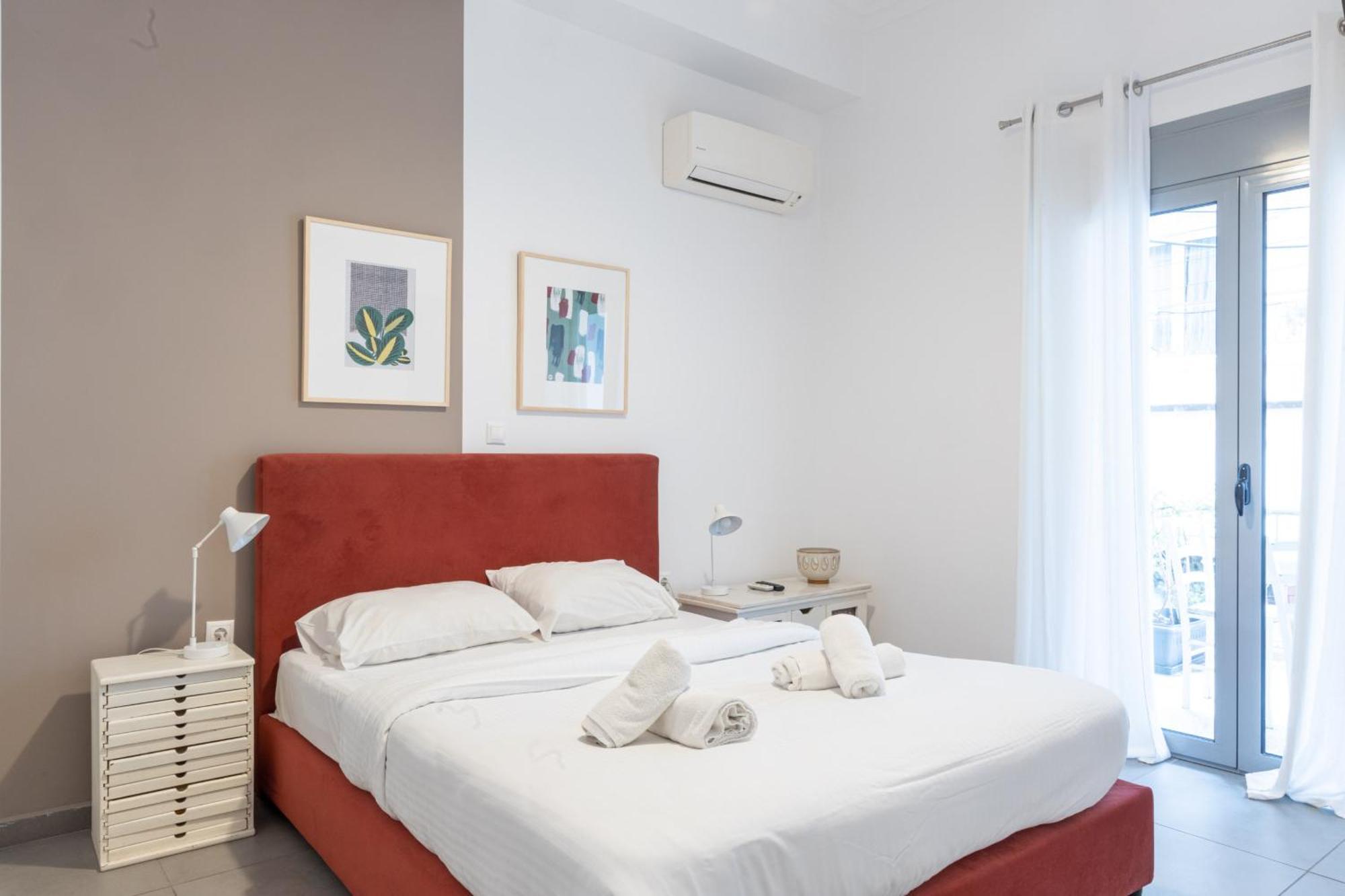 Renovated 5 Bdr House Near Acropolis - New Beds, Terrace & Green Yard Athena Bagian luar foto