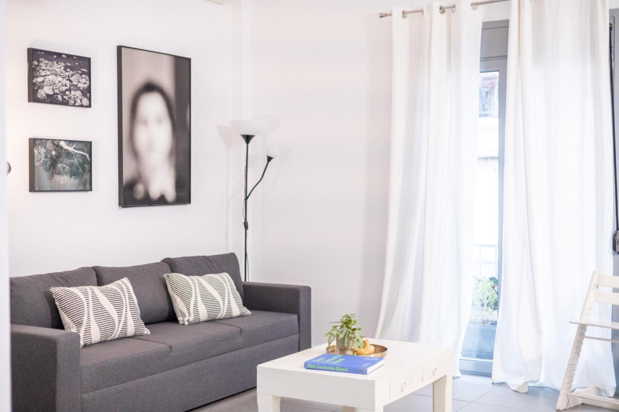 Renovated 5 Bdr House Near Acropolis - New Beds, Terrace & Green Yard Athena Bagian luar foto
