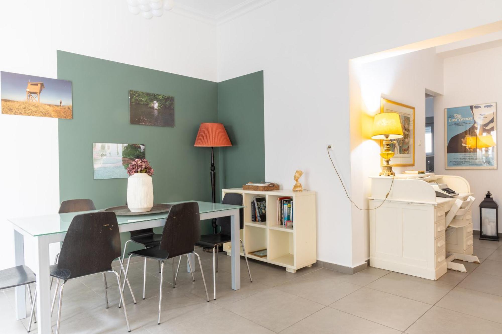 Renovated 5 Bdr House Near Acropolis - New Beds, Terrace & Green Yard Athena Bagian luar foto