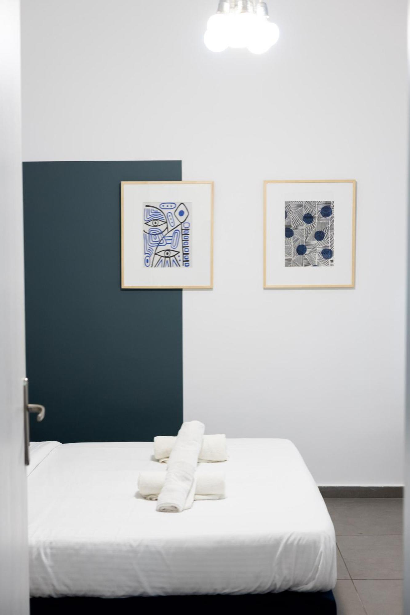 Renovated 5 Bdr House Near Acropolis - New Beds, Terrace & Green Yard Athena Bagian luar foto