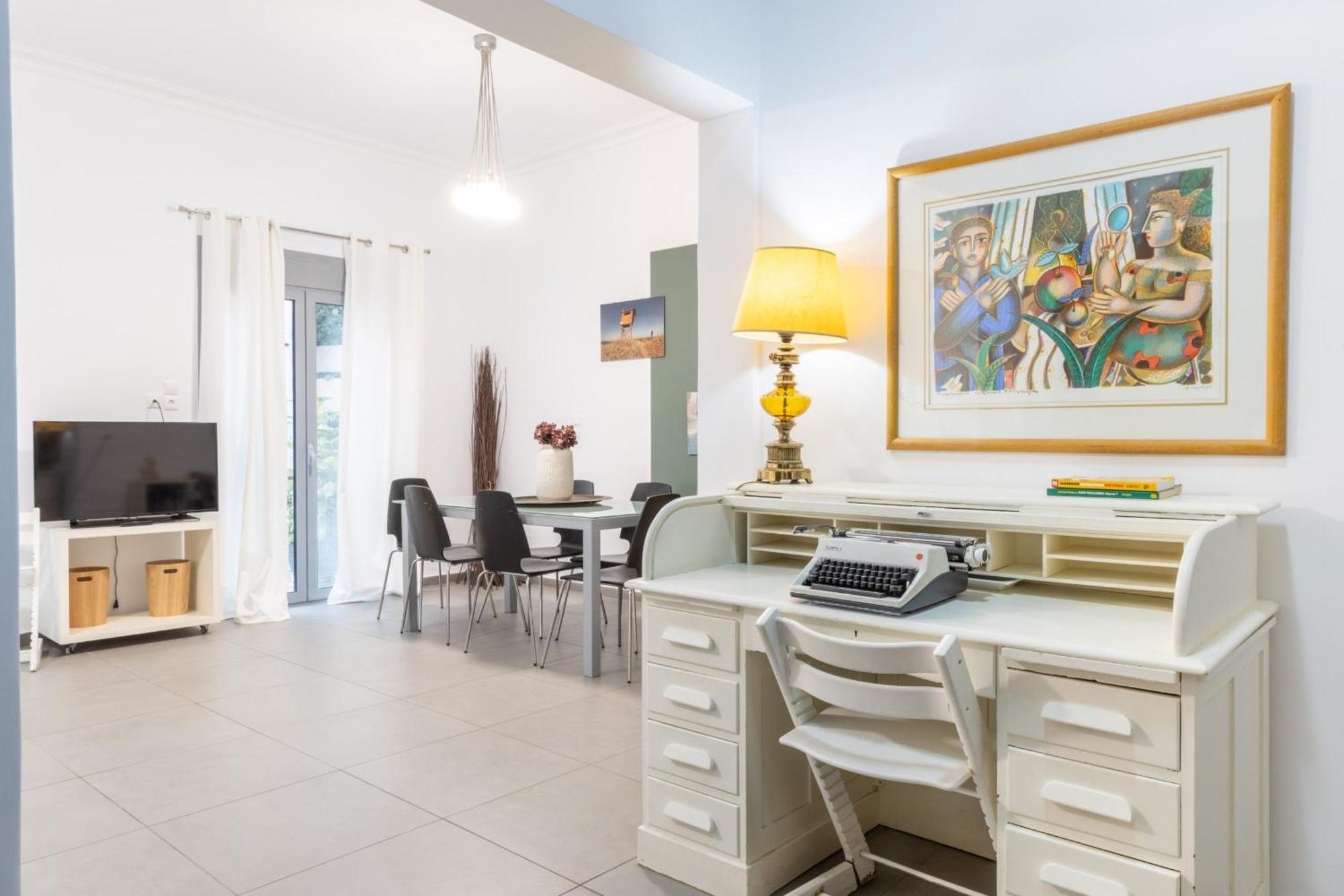 Renovated 5 Bdr House Near Acropolis - New Beds, Terrace & Green Yard Athena Bagian luar foto