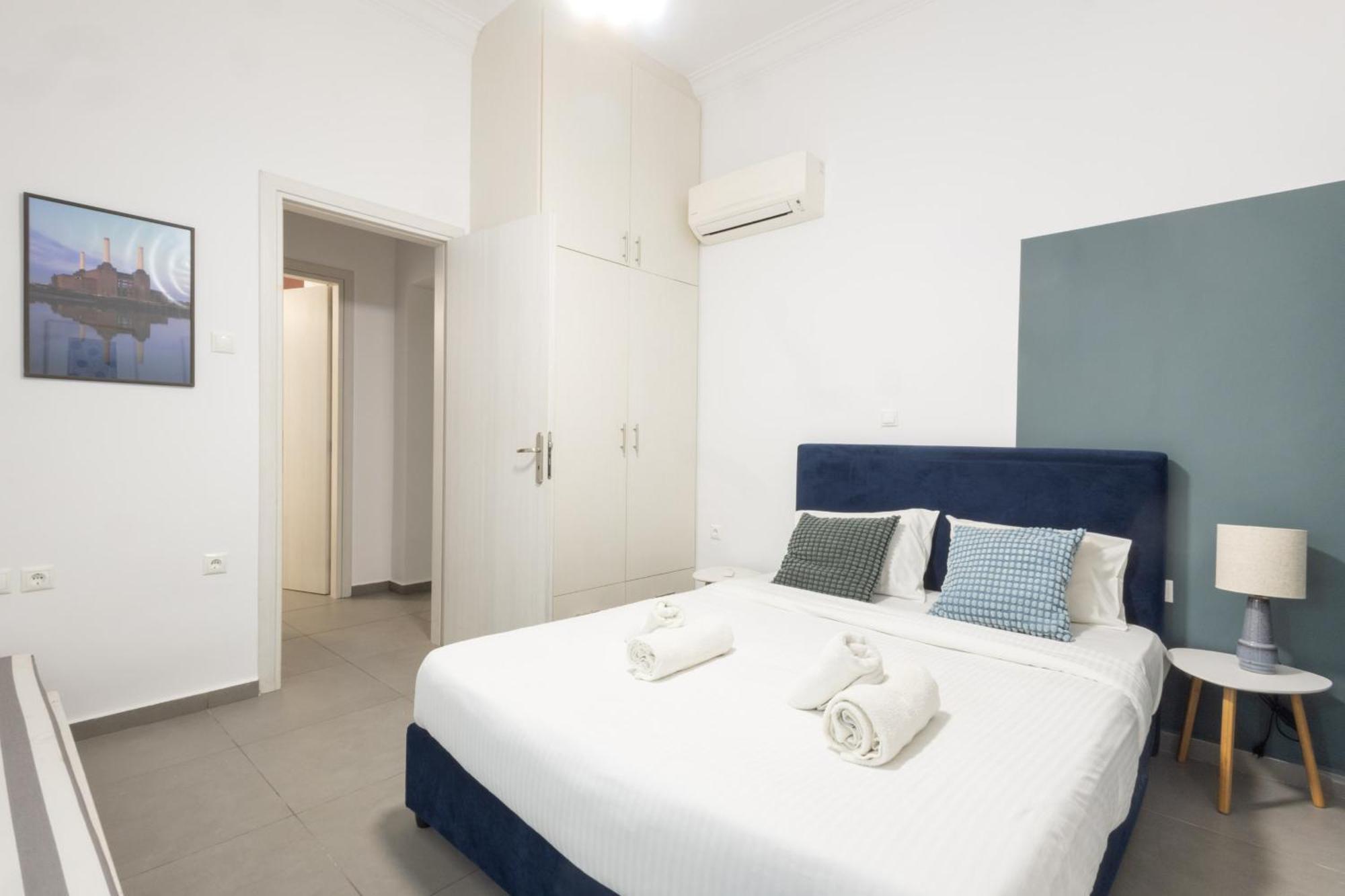 Renovated 5 Bdr House Near Acropolis - New Beds, Terrace & Green Yard Athena Bagian luar foto