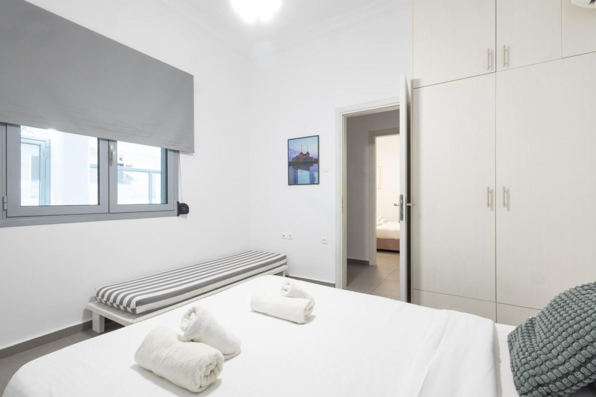 Renovated 5 Bdr House Near Acropolis - New Beds, Terrace & Green Yard Athena Bagian luar foto