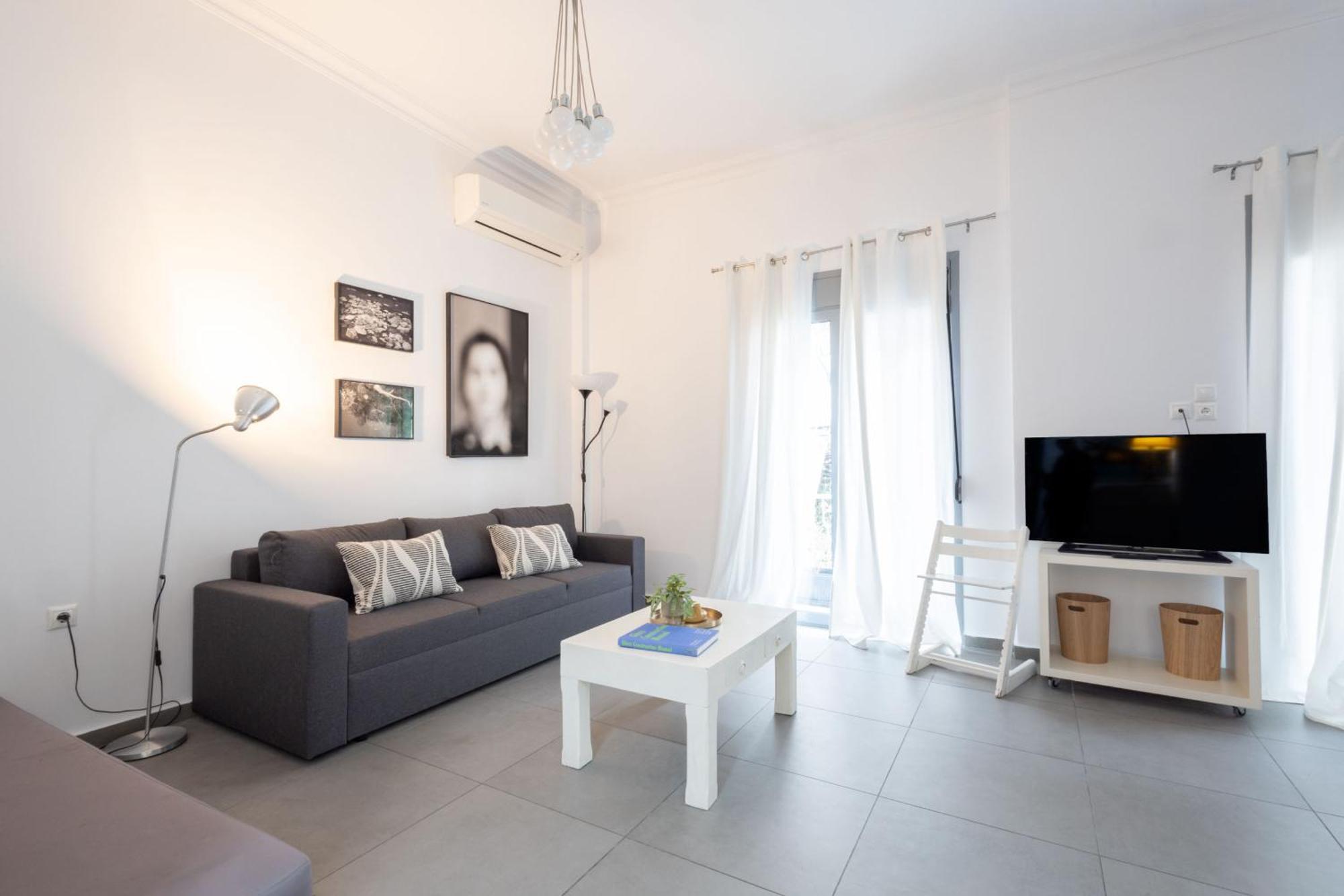 Renovated 5 Bdr House Near Acropolis - New Beds, Terrace & Green Yard Athena Bagian luar foto